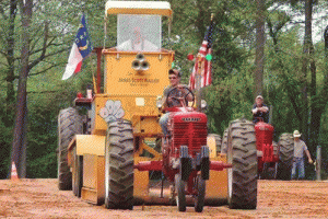 Four-Oaks-Tractor-Pull-inside