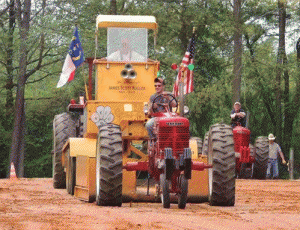 Four-Oaks-Tractor-Pull-inside