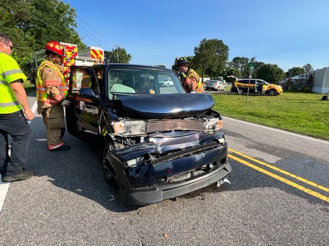 4 Students Injured After Teen Driver Strikes School Bus – JoCo Report