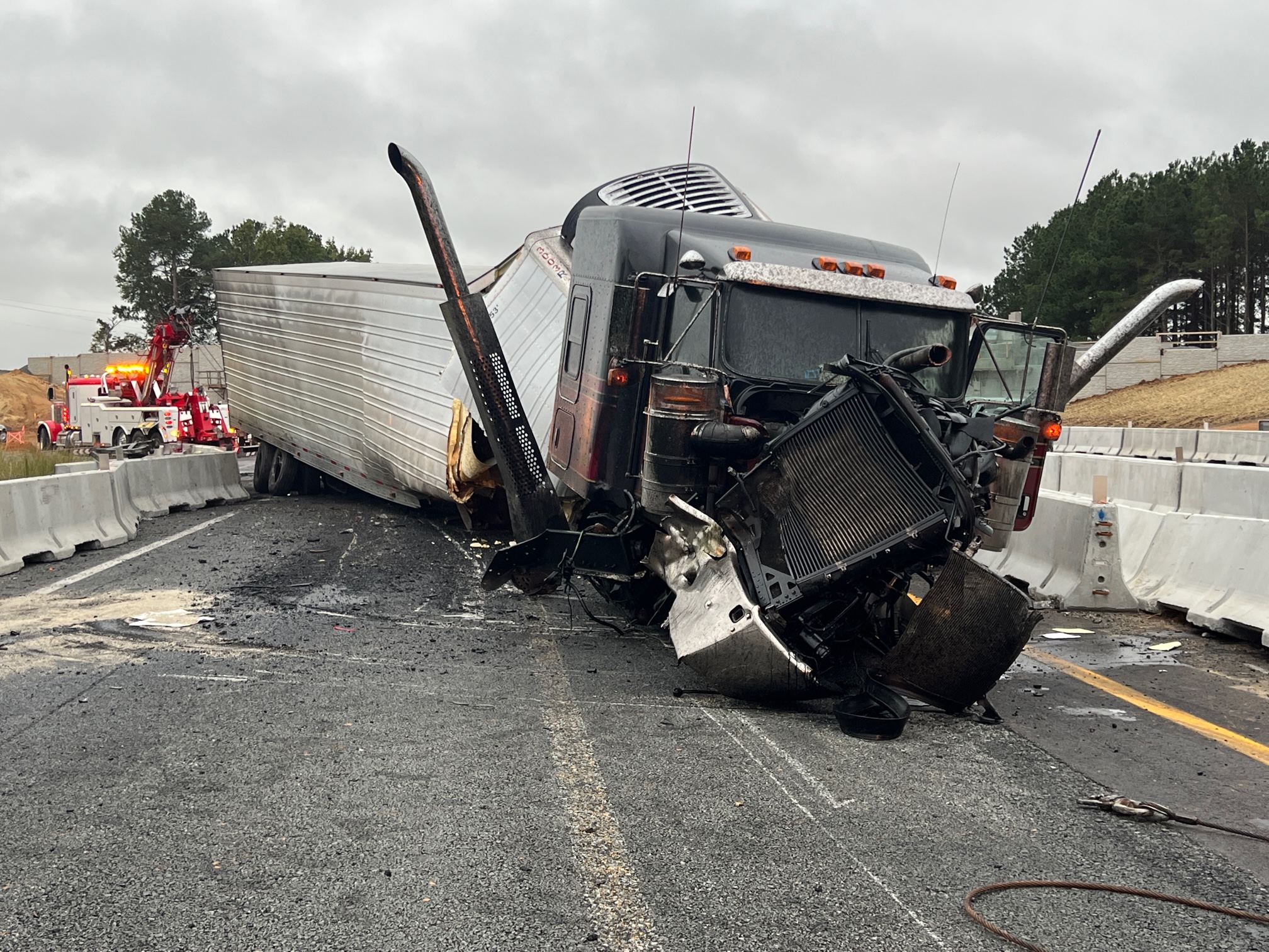 Tractor Trailer Crashes On Interstate 95 – JoCo Report