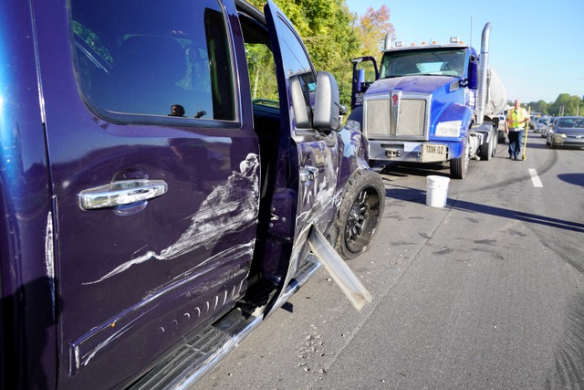 Pickup Collides With Tractor Trailer – JoCo Report
