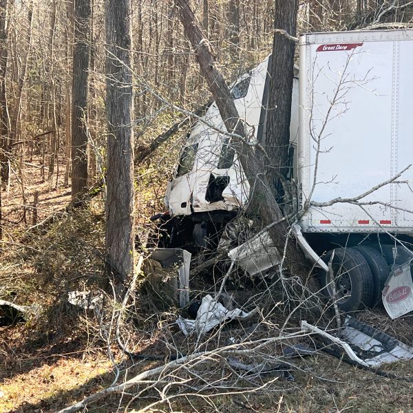 Tractor Trailer Crashes Into Guardrail, Trees Along I-95
