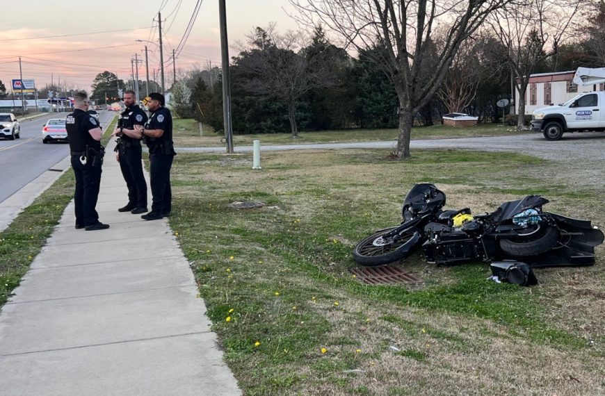Selma Police Looking For Vehicle Connected To Motorcycle Wreck